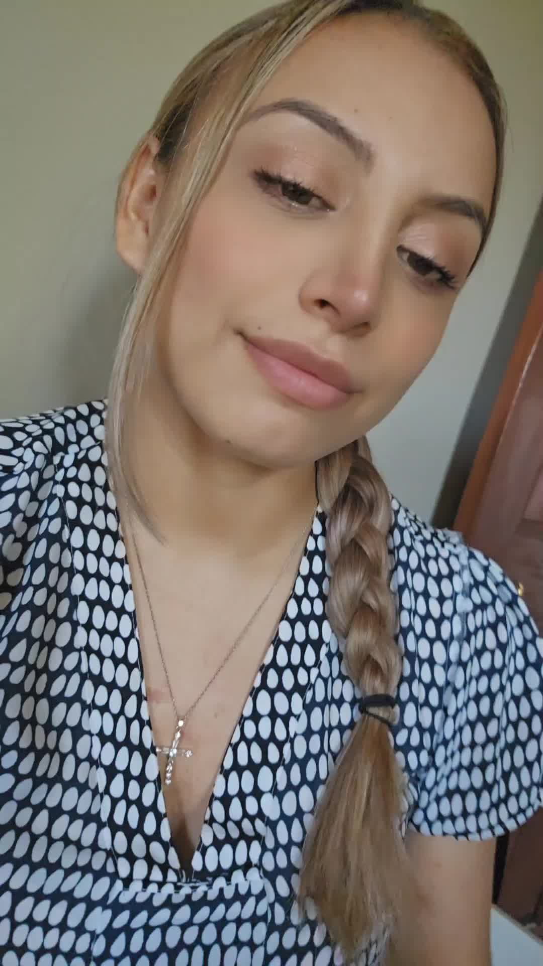 @D4Y4NNA