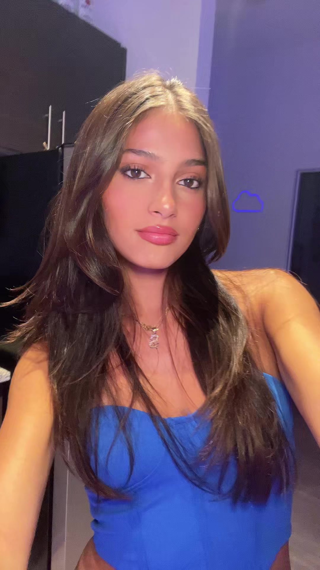@Sabrina Isabel