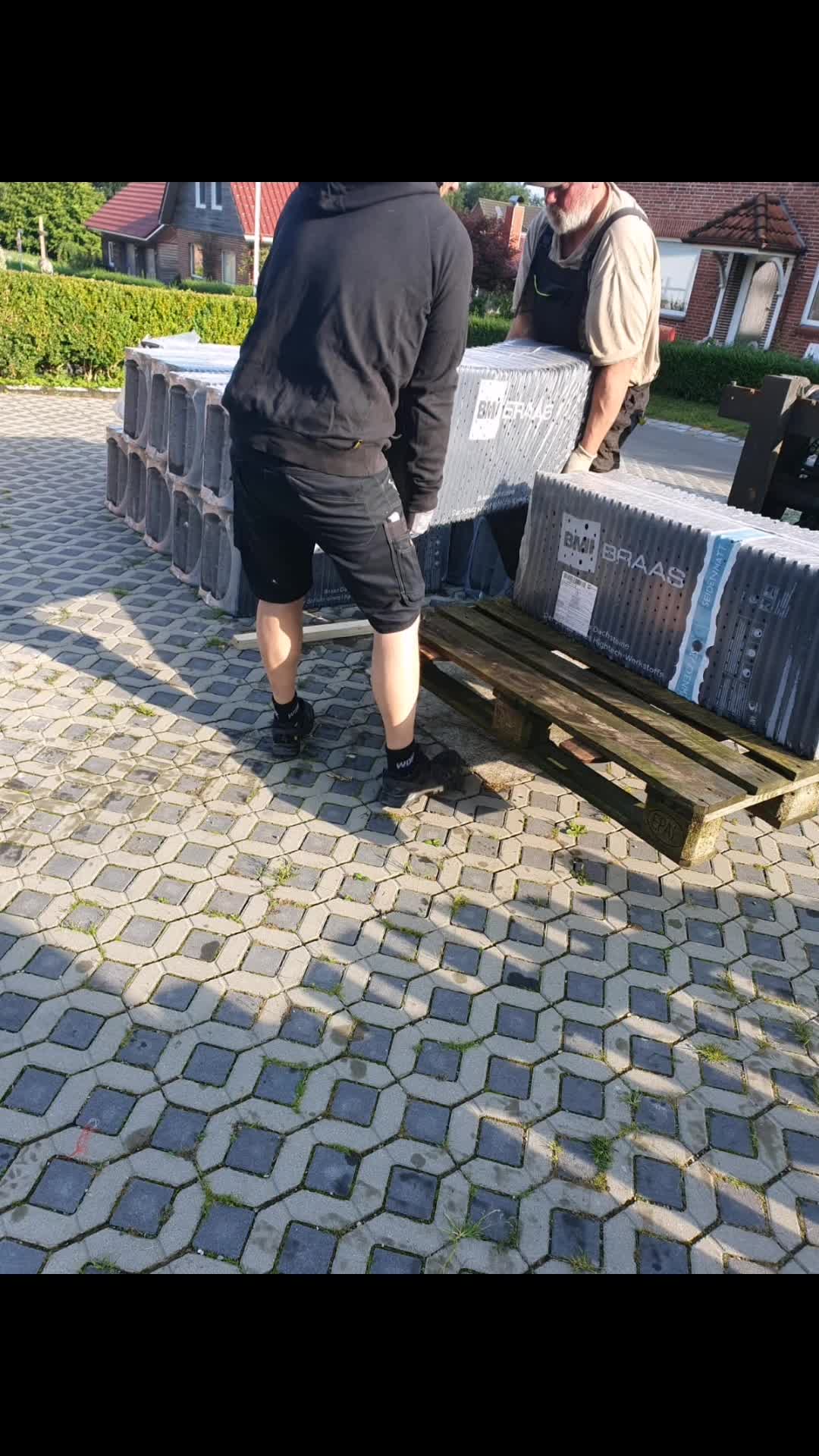 @T&auml;towierte Melkerin