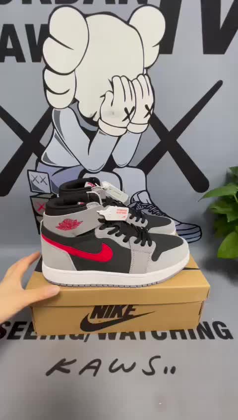 @Infinite Sneakers Imp.