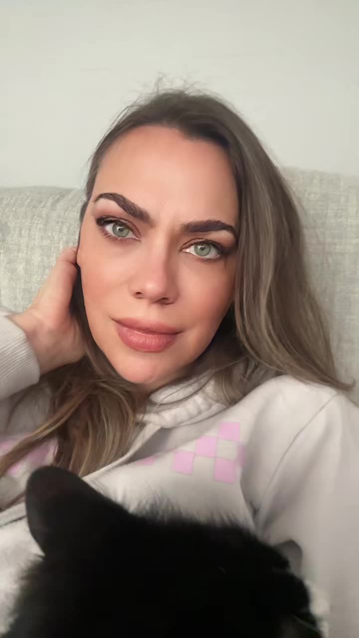 @L Y N D A