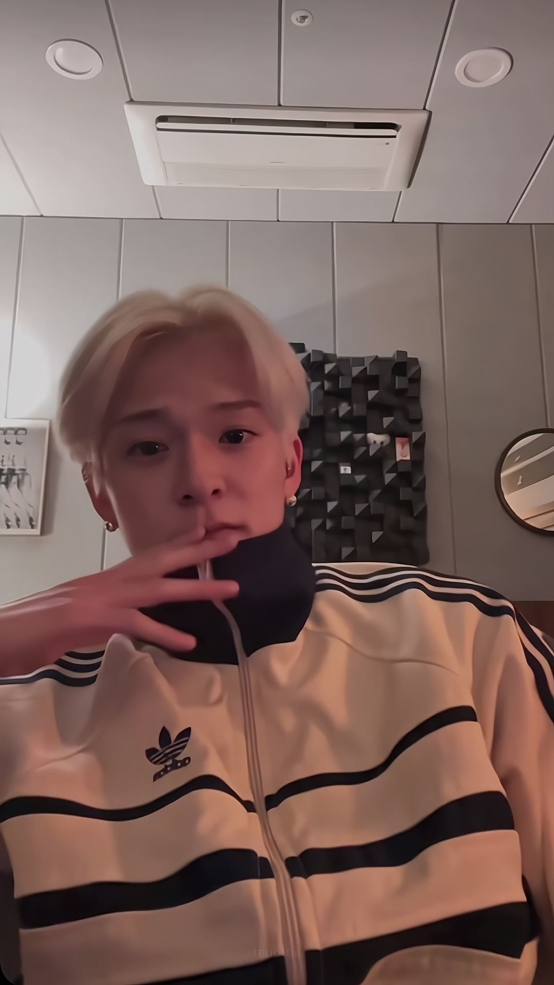 @만자