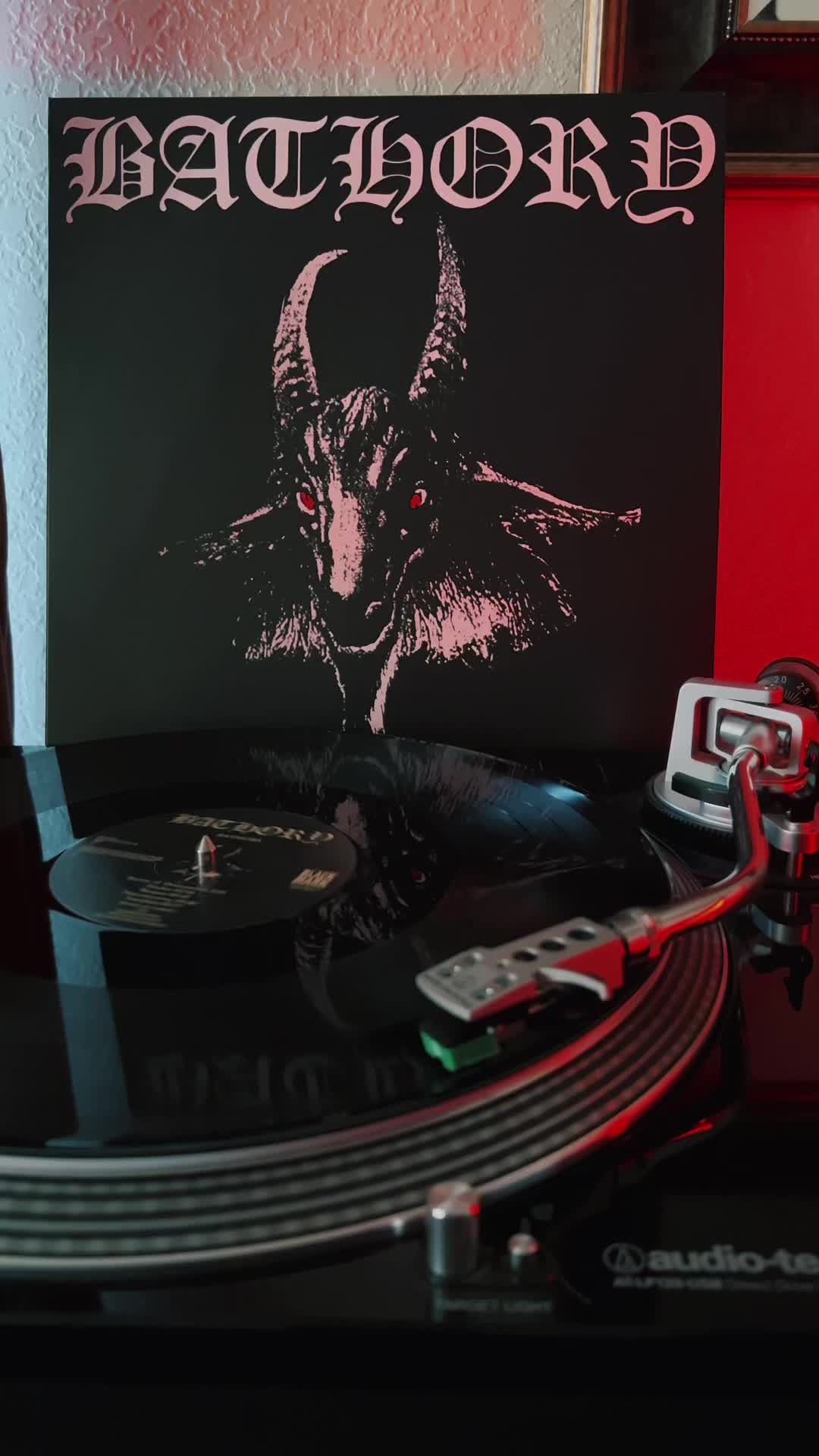 @joselikesvinyl