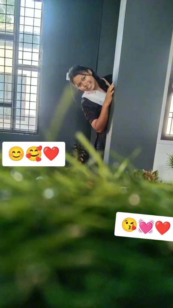 @Tharuniya__lady💖🤞