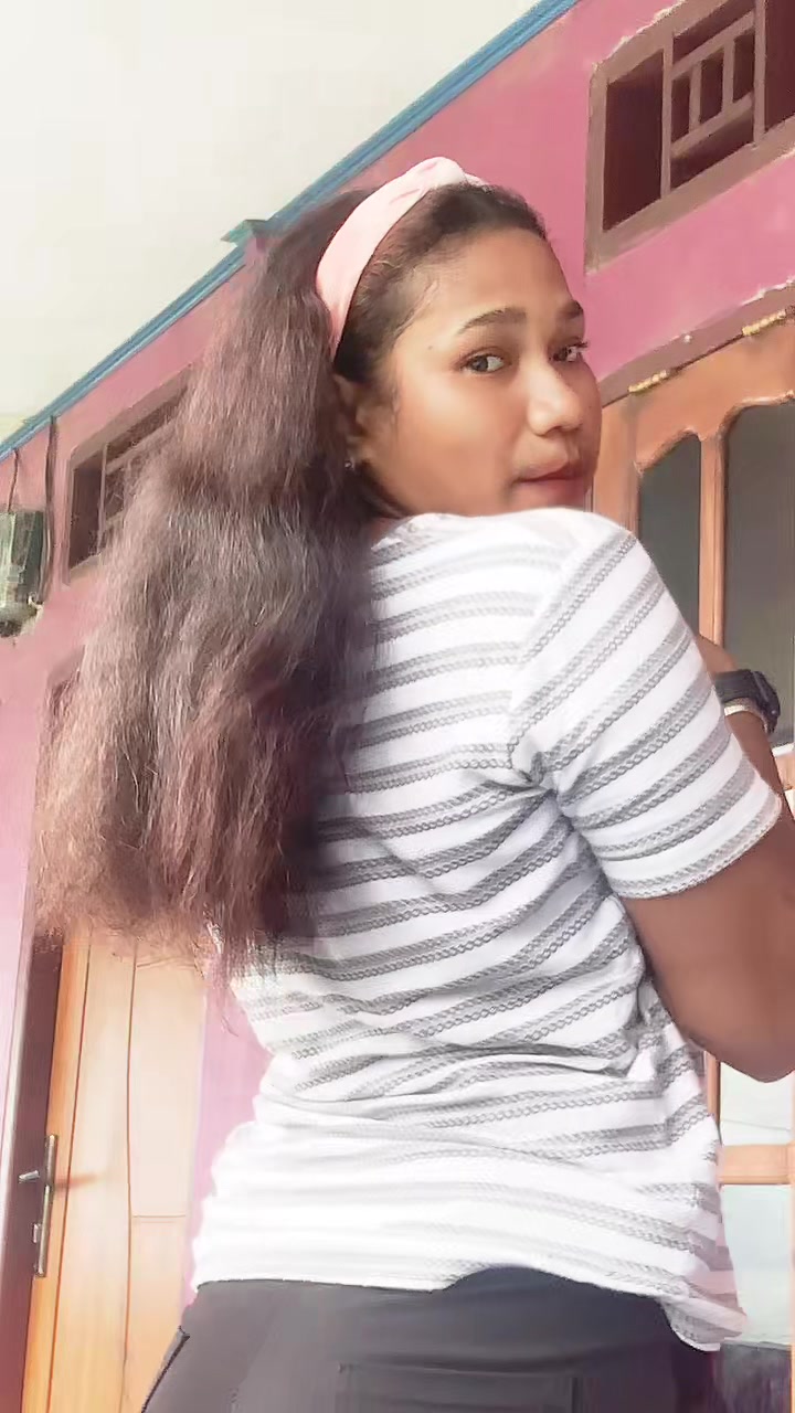 @VhalyKbarek🦋