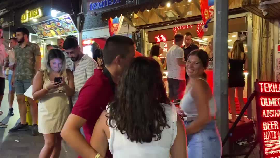 @AtEş S&Uuml;RMELİ