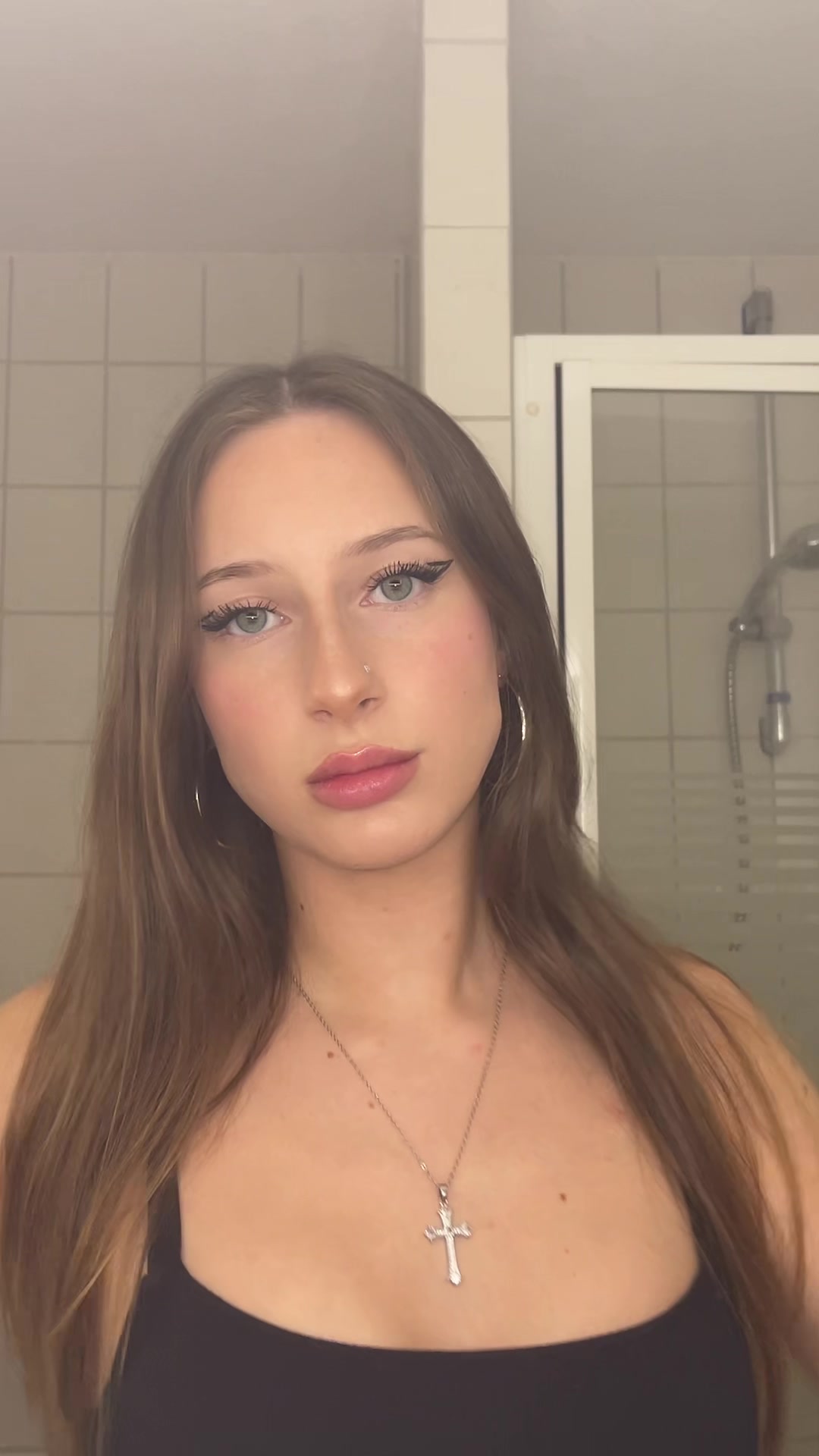 @Larissaxra