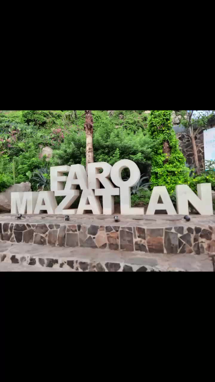 @LOS TROTAMUNDOS