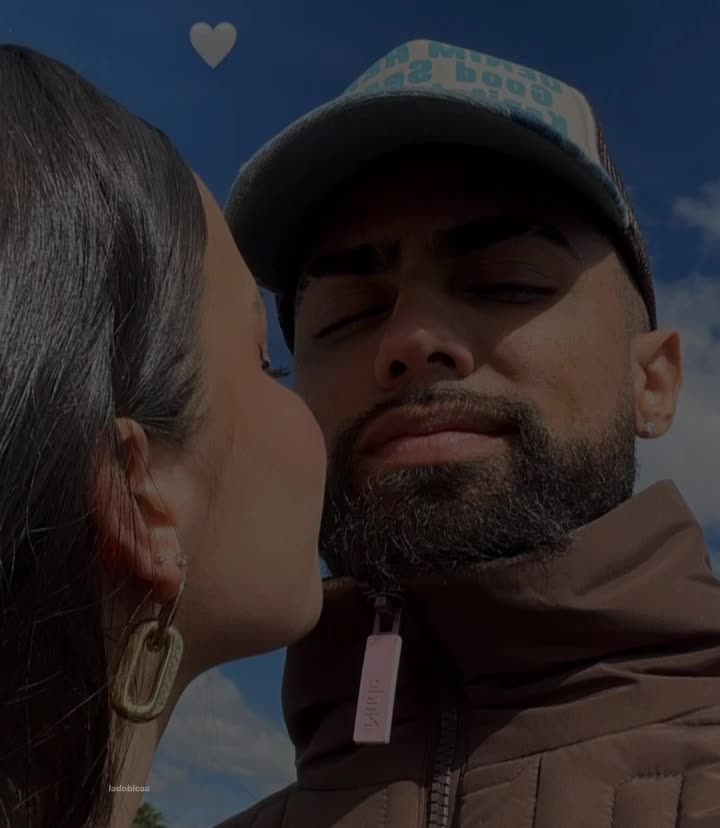 @𝓐𝓷𝓰𝓮𝓵𝓮𝓼🍭