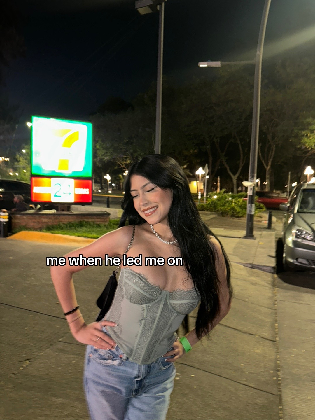 @des ᥫ᭡