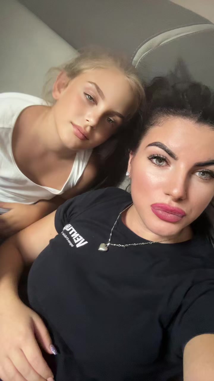 @Melania 🧡