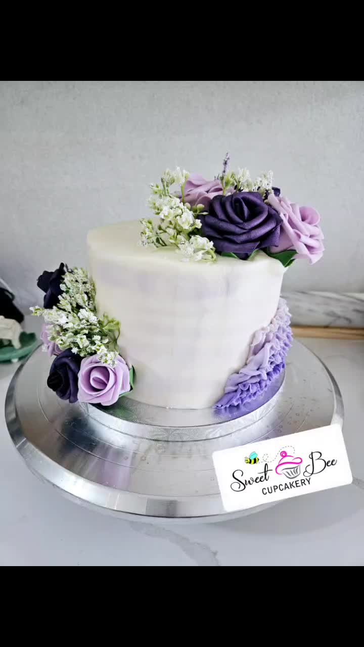 @Sweet Bee Cupcakery
