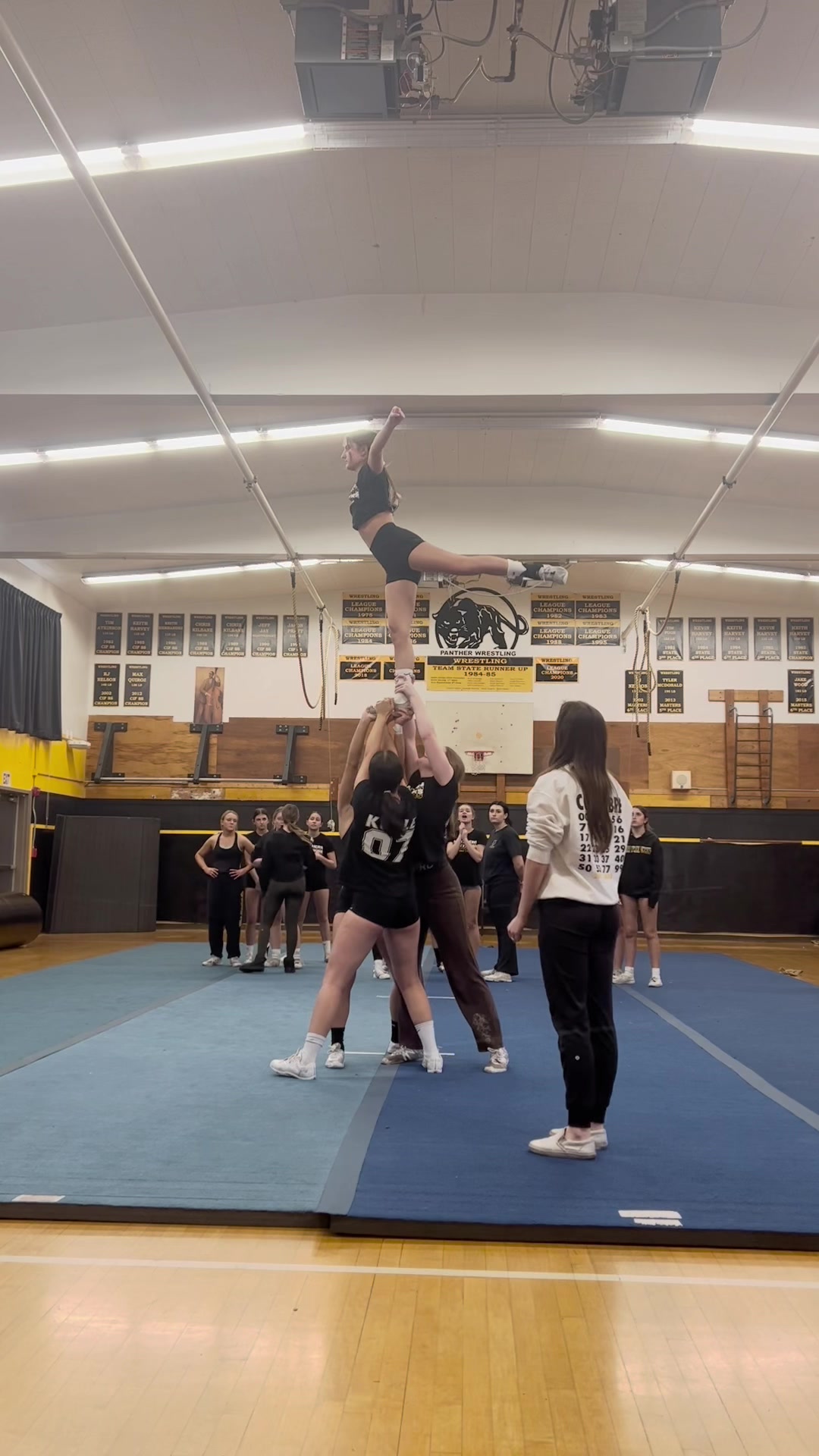 @NPHS Panthers Stunt 💛🖤💛🐾