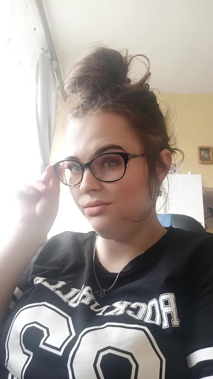 @Ellienka