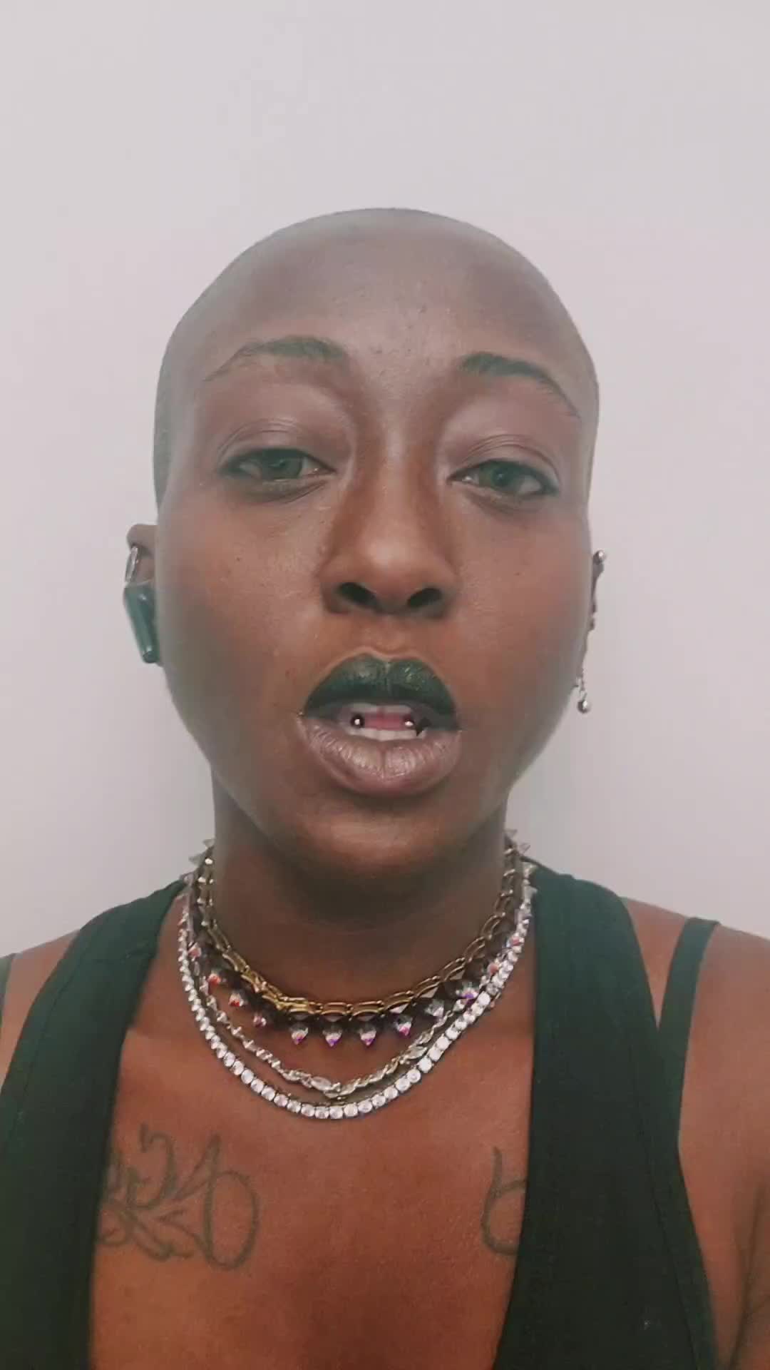 @AlienGoddess👽