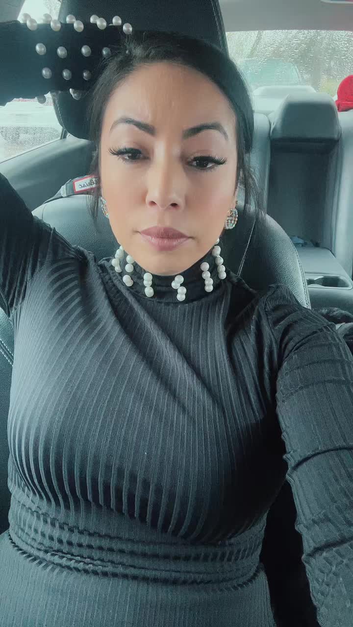 @lizannesquivel