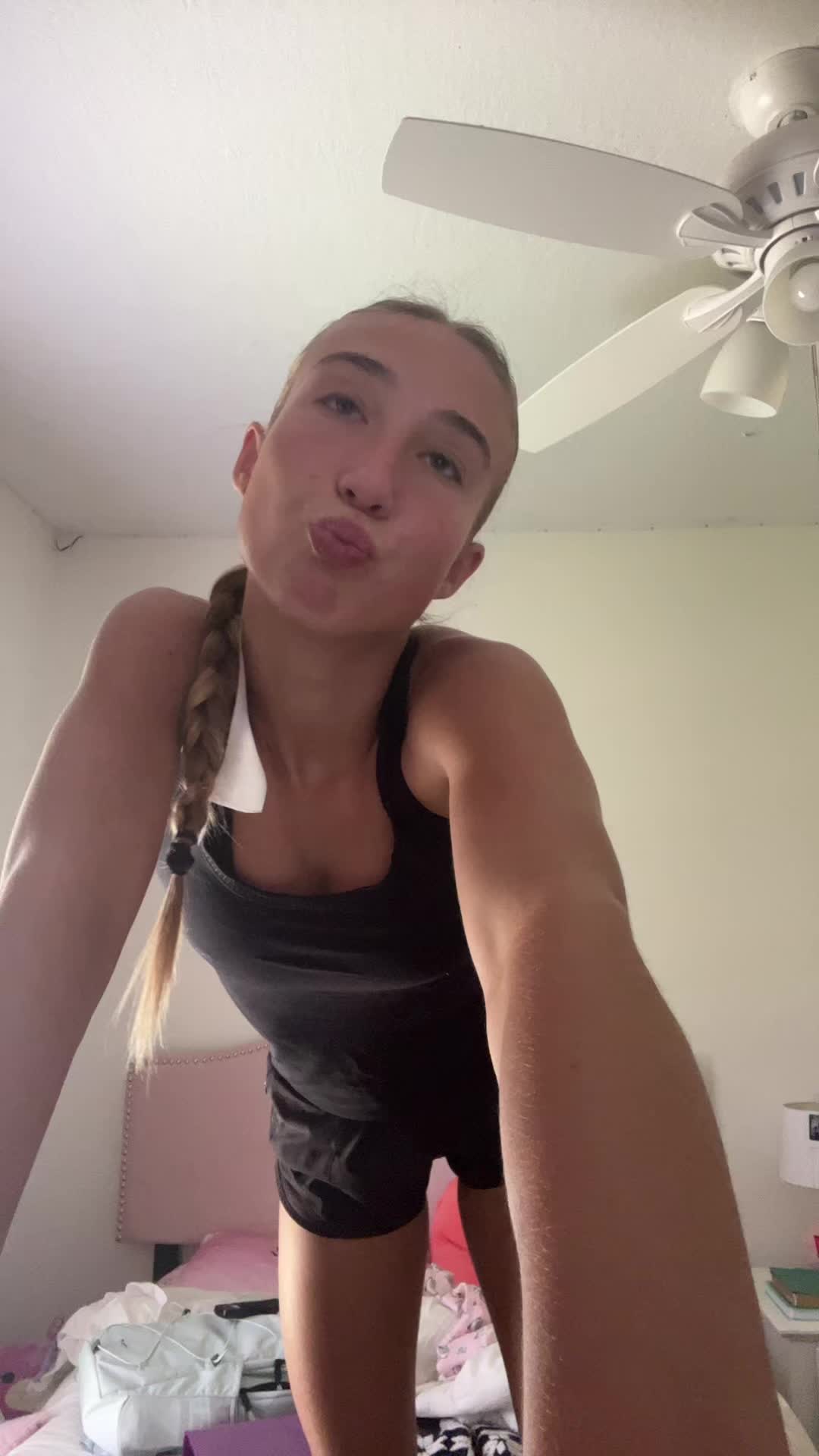 @bella💁&zwj;♀️