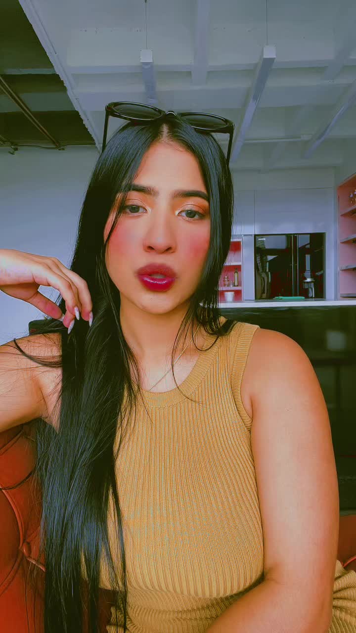 @Bella