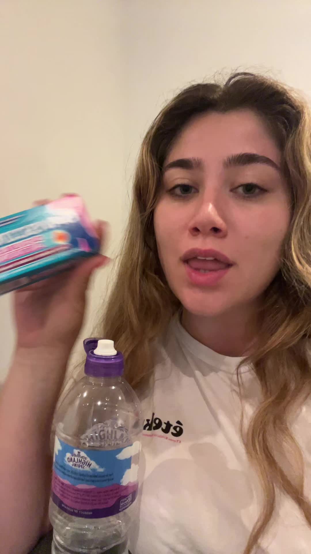 @Delusional bimbo 👑👑