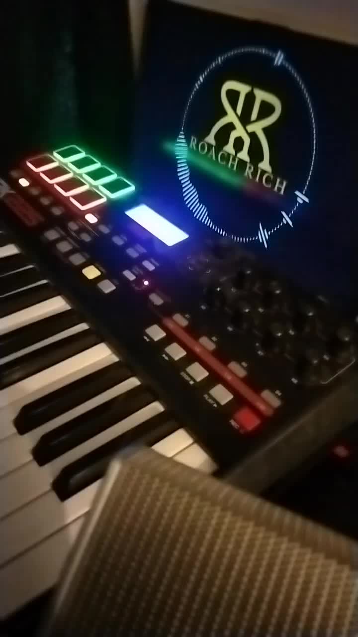 @roachrichbeats