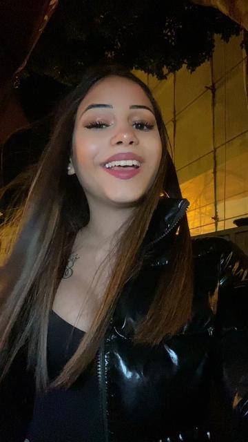 @elisaangiius