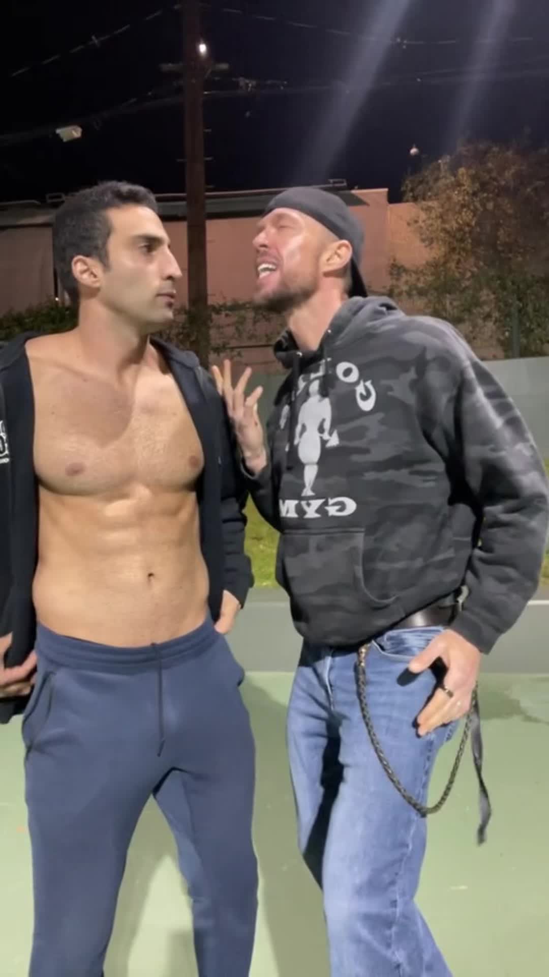 @RezzzV