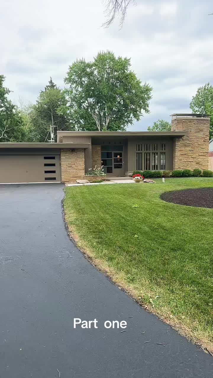 @FindALotToLove. Indy Realtor