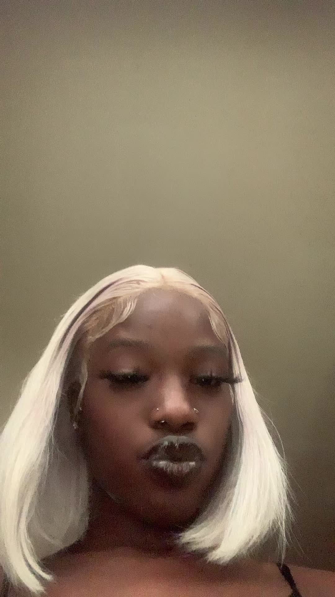 @EmoniOnay
