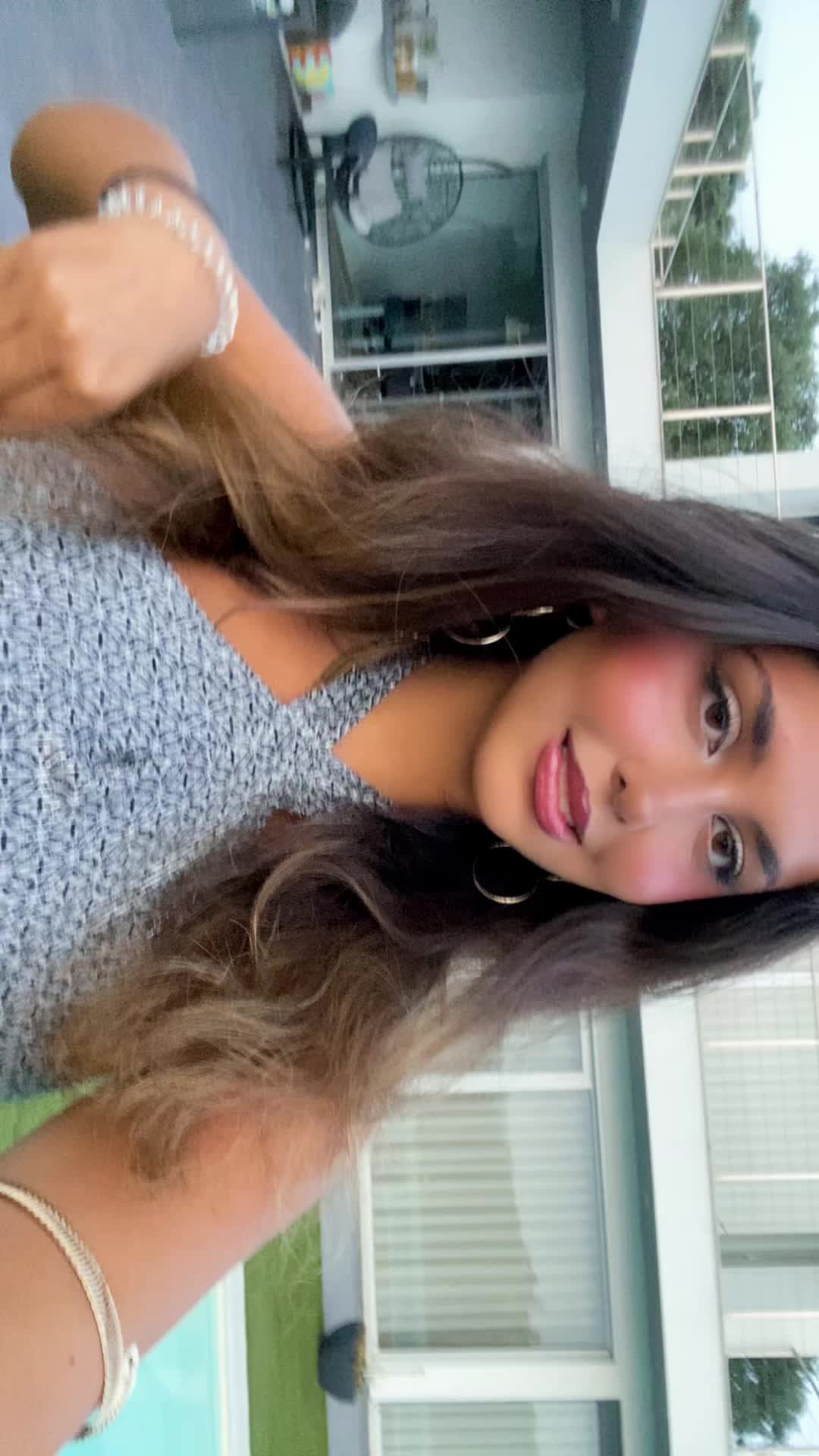 @laura