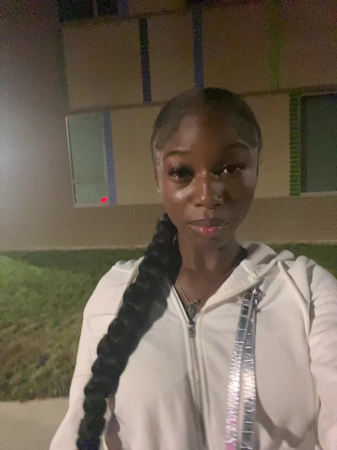 @Justagirlwithburgundyhair