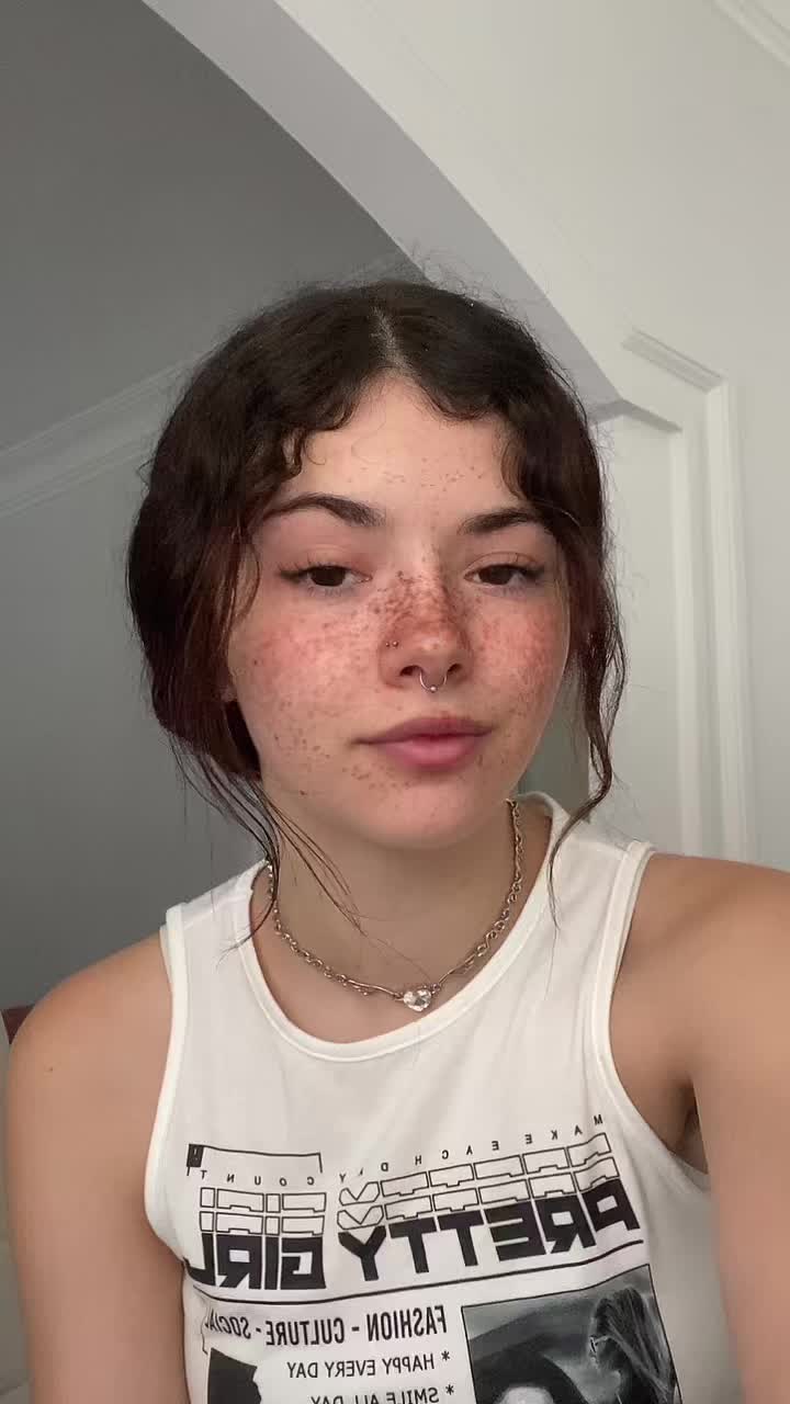 @minadamnnailz
