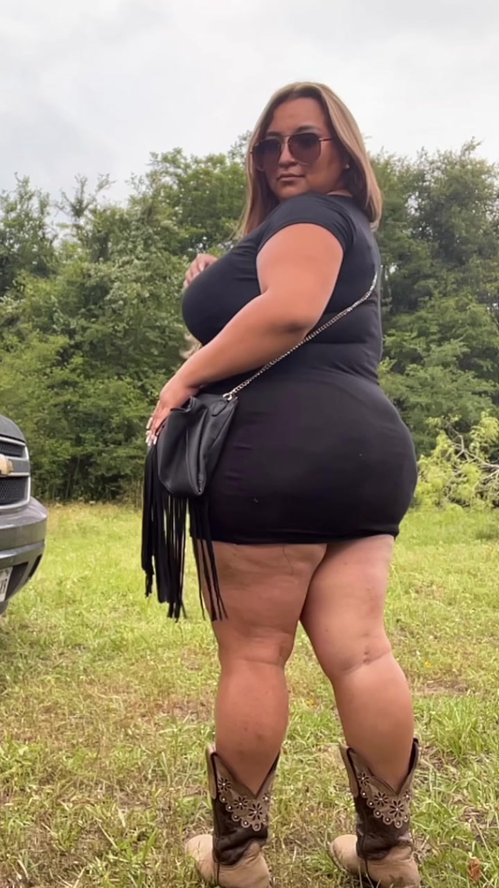 @Curvybaybee93