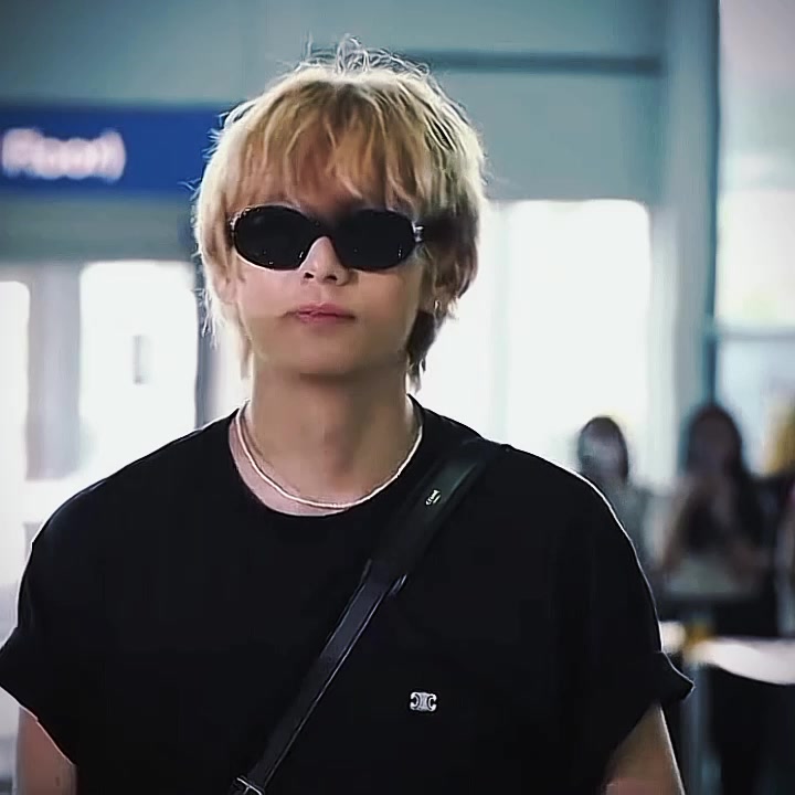 @Emma⁷ [Song Kang's ass cheeks]