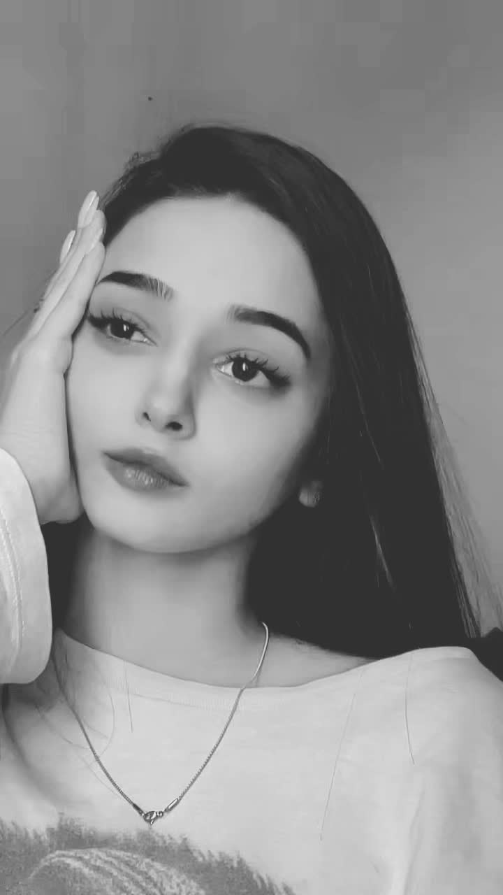@ayeshaazhar_official