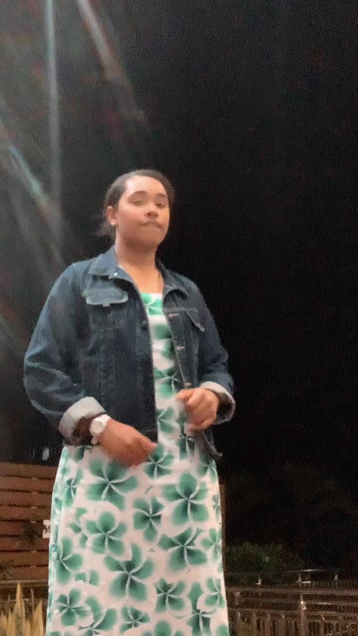 @Ellenoah