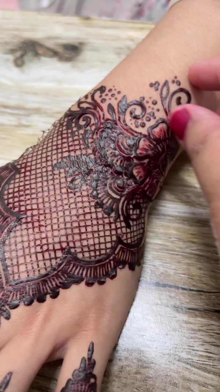 @MaiyraHennaMaiy