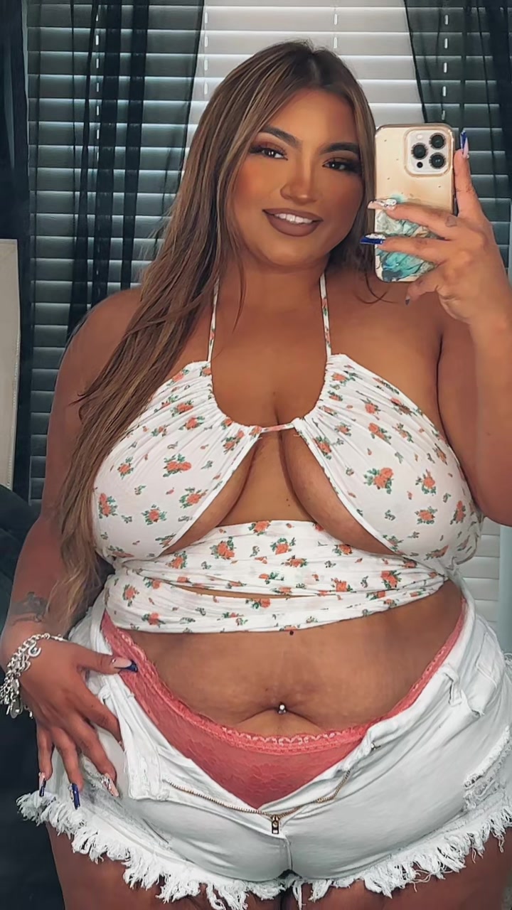 @Curvybaybee93