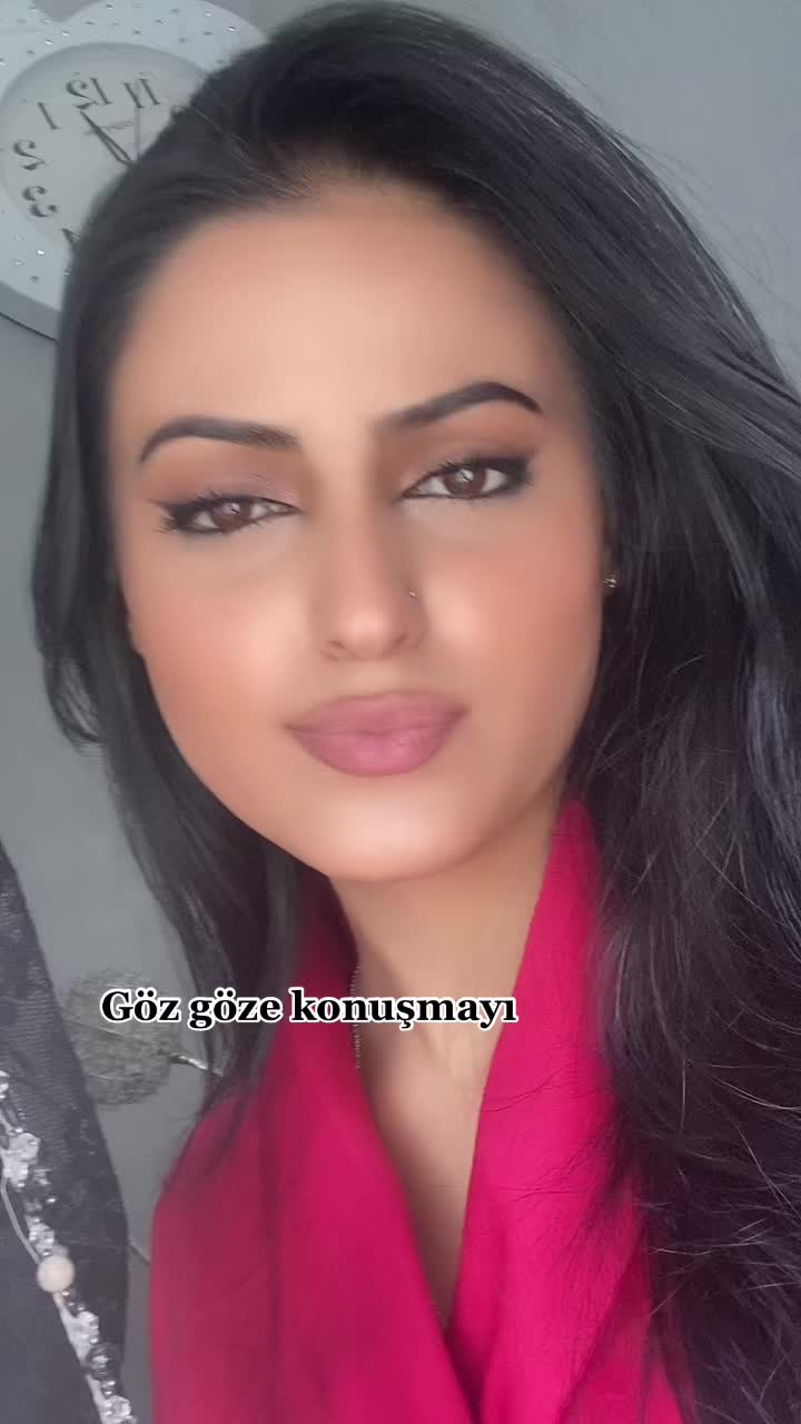 @Demi