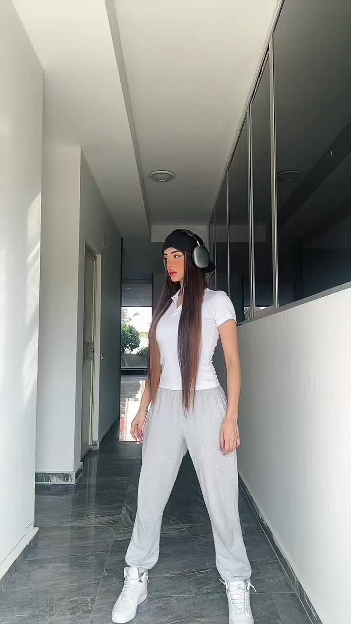 @emelrsho