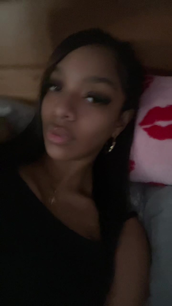 @E👅