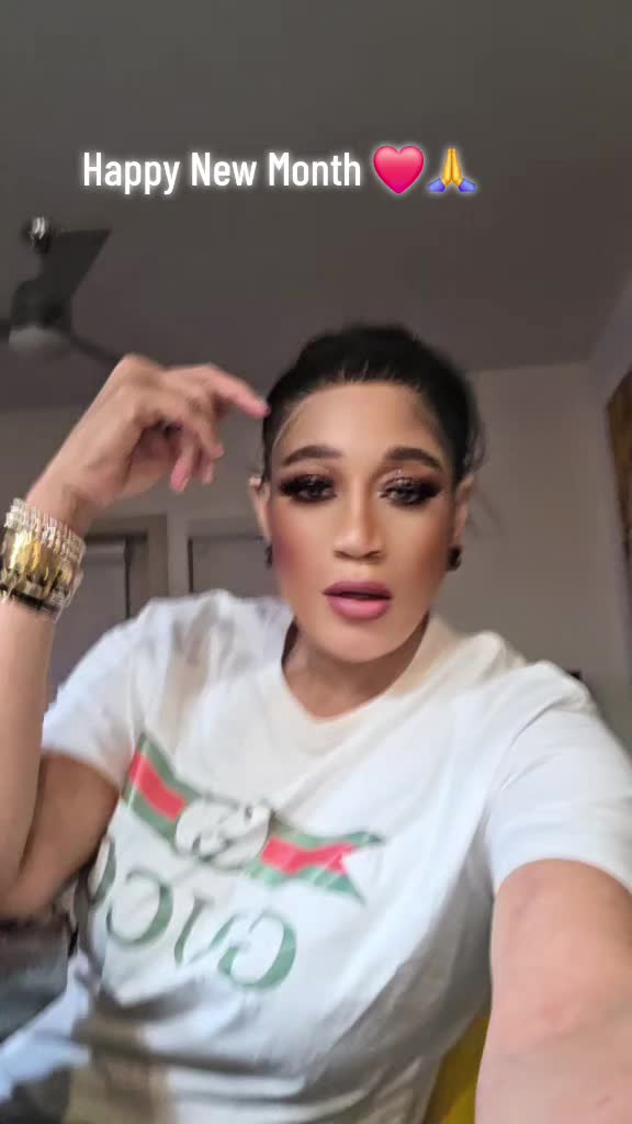 @Demi