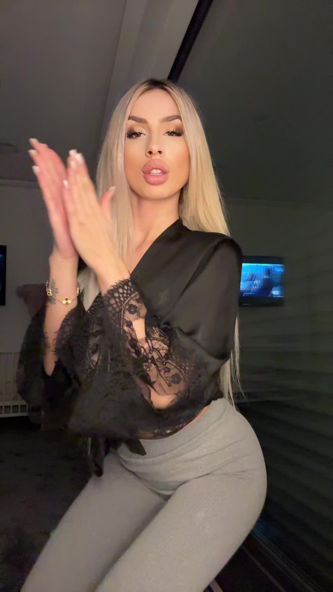 @Vazzzle