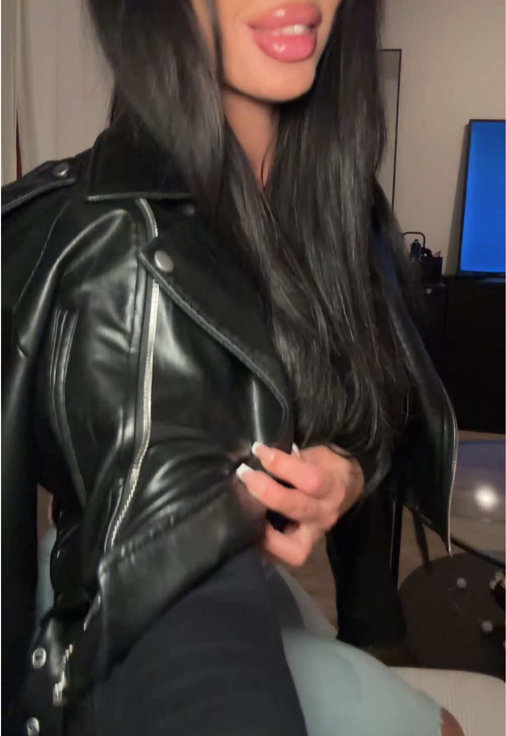 @𝐀𝐘𝐋𝐈𝐍🖤