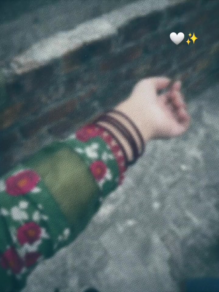 @Khadija🖤