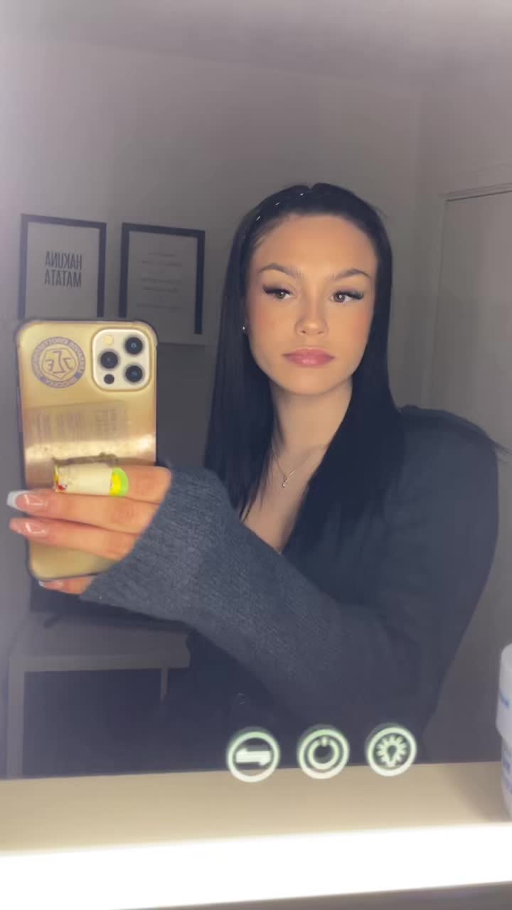 @Elina🌸