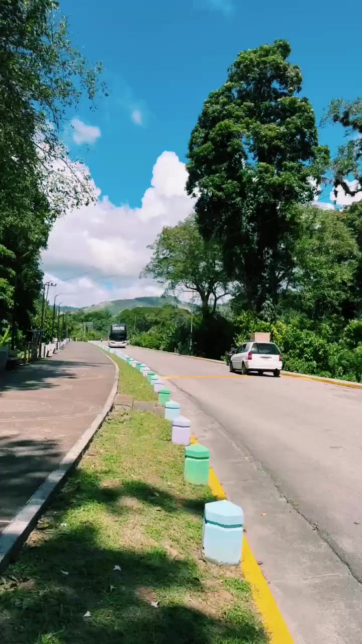 @🌩️
