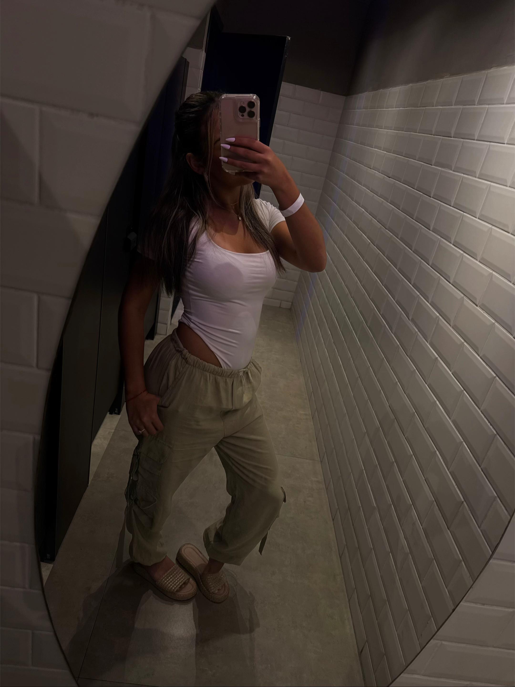 @Ana