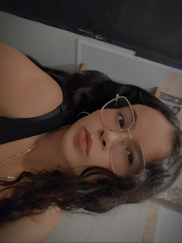 @Valeria Valverde
