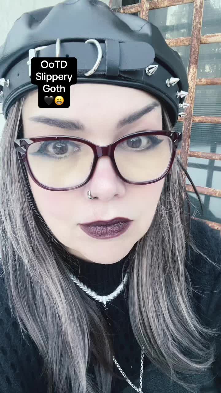 @Shellohween🥀🖤🥀