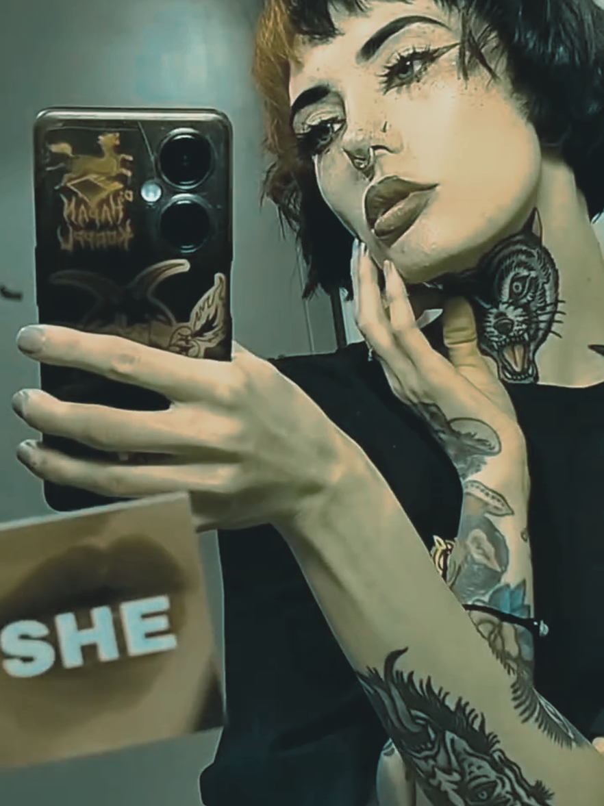 @𝕾𝖔𝖋𝖐𝖚 🐺